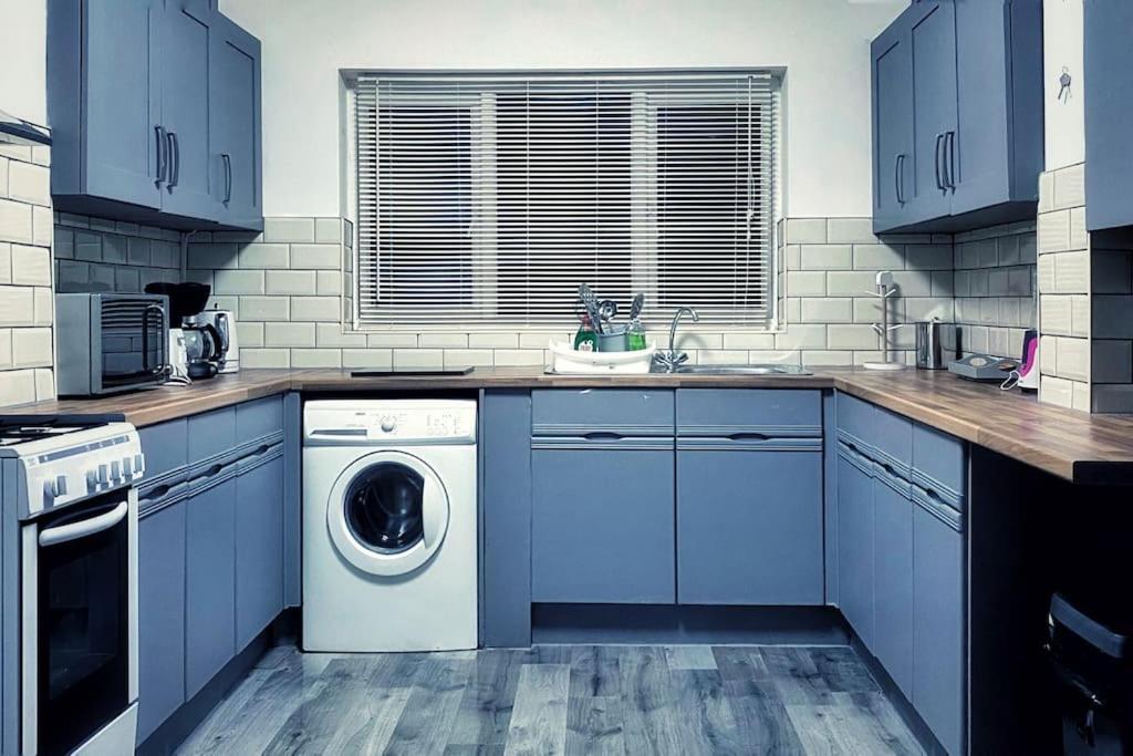 Urban Music Style Townhouse In Swansea City Center Εξωτερικό φωτογραφία