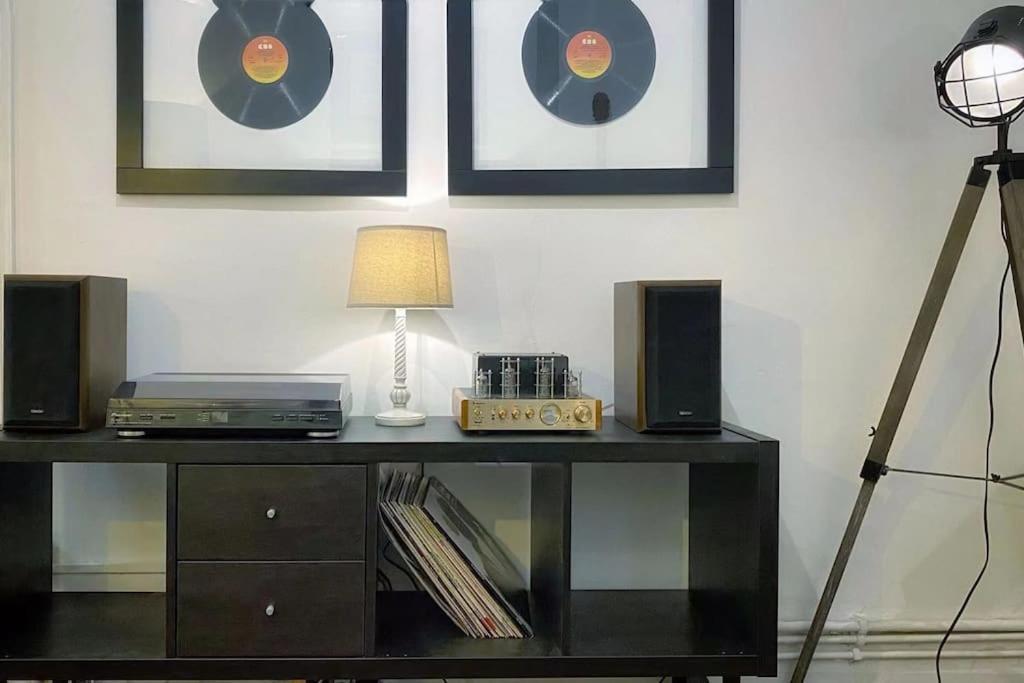 Urban Music Style Townhouse In Swansea City Center Εξωτερικό φωτογραφία
