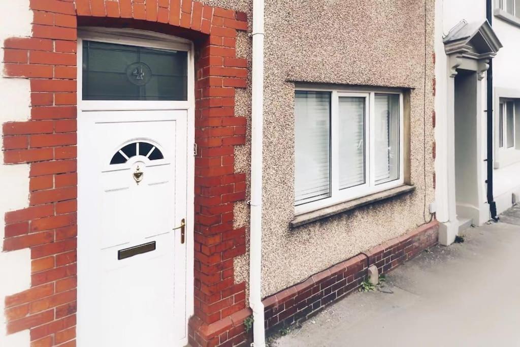 Urban Music Style Townhouse In Swansea City Center Εξωτερικό φωτογραφία